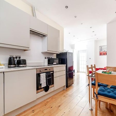 Spacious Retreat 2-Bed In Popular Camden Town London Exterior foto