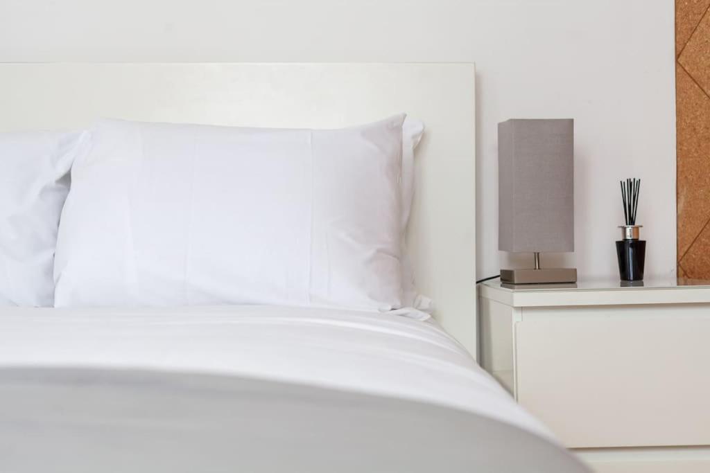 Spacious Retreat 2-Bed In Popular Camden Town London Exterior foto